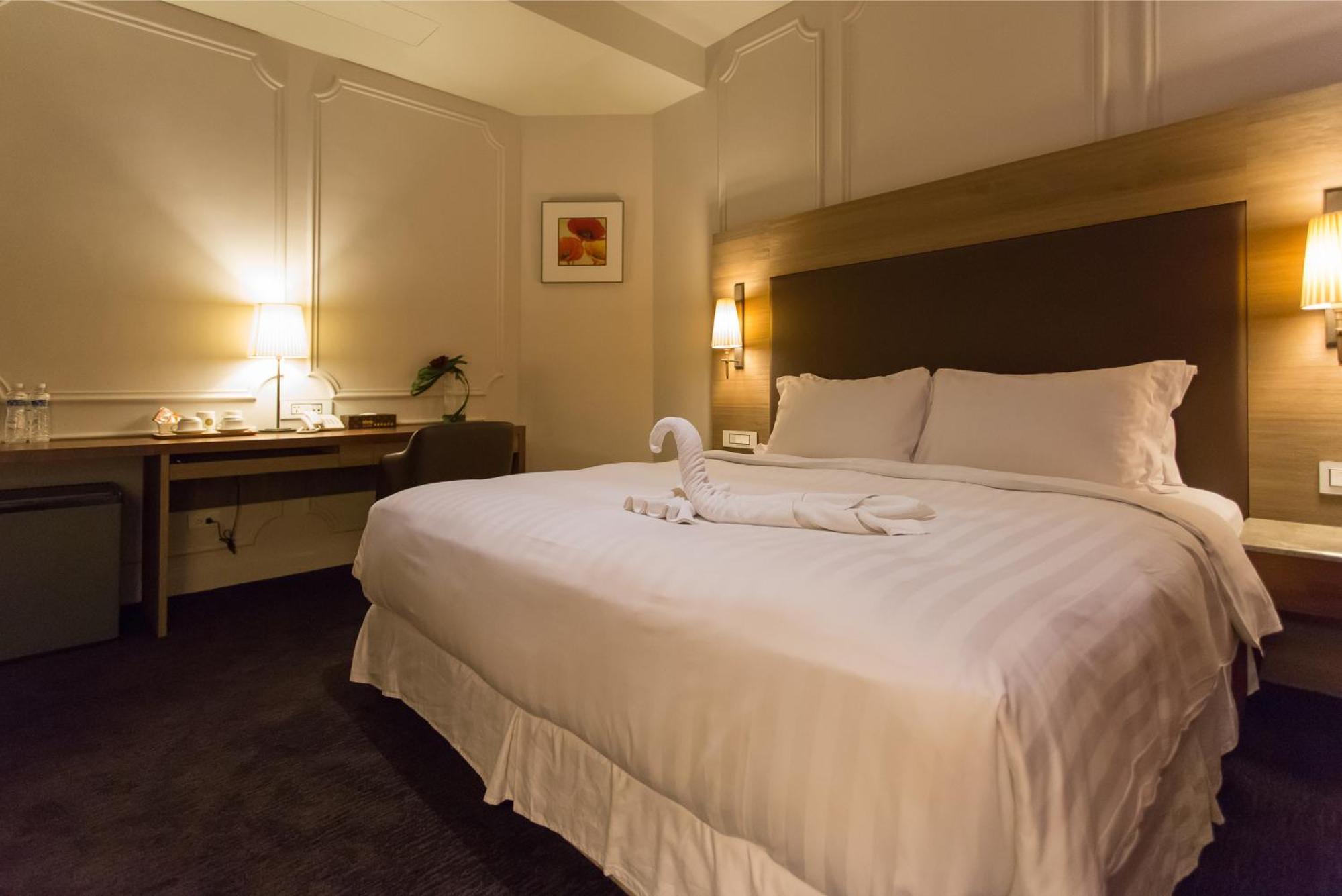 Leesing Hotel - Qixian Kaohsiung Zimmer foto